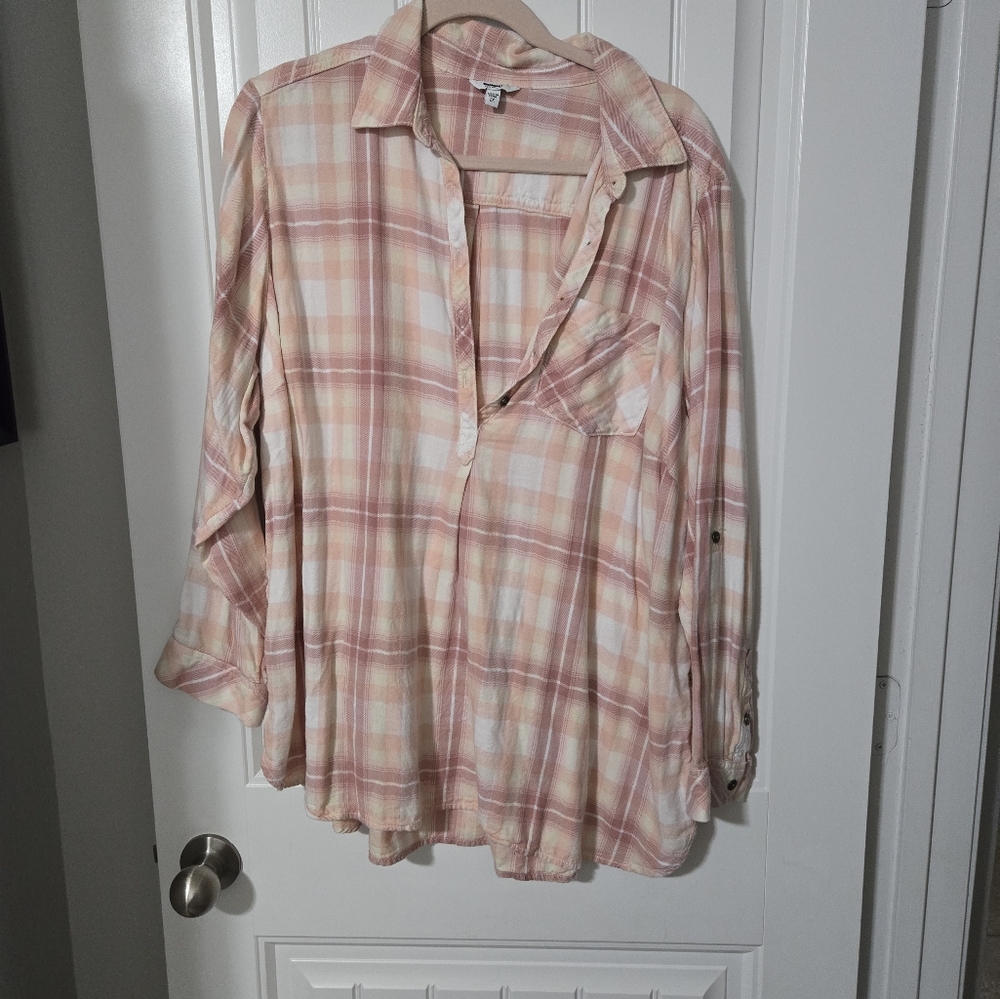 Women's Long sleeve shirt with adjustable sleeves. Sonoma brand Size 2X